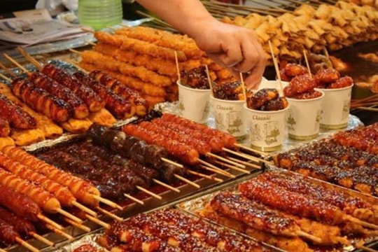 Hà Nội: Kiểm soát an toàn thực phẩm các cơ sở dịch vụ ăn uống, thức ăn đường phố