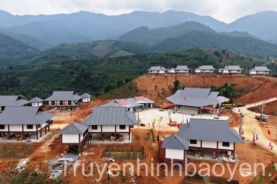 Lào Cai: Thân nhân 3 hộ dân viết đơn xin không nhận nhà tái định cư ở Làng Nủ