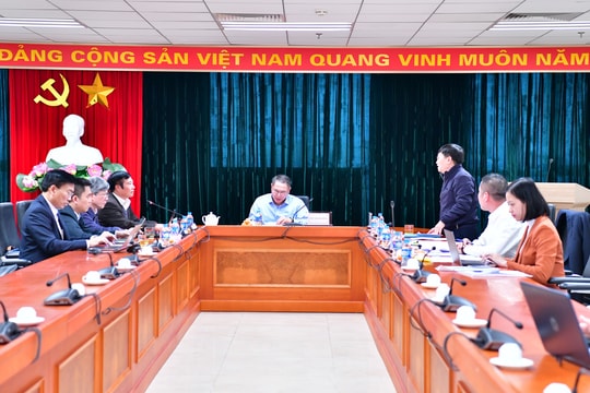 Thẩm định Tài liệu bồi dưỡng kiểm toán việc quản lý và sử dụng đất đai