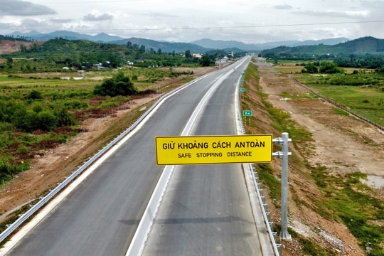 Xem xét khai thác sớm 70km cao tốc Vân Phong - Nha Trang