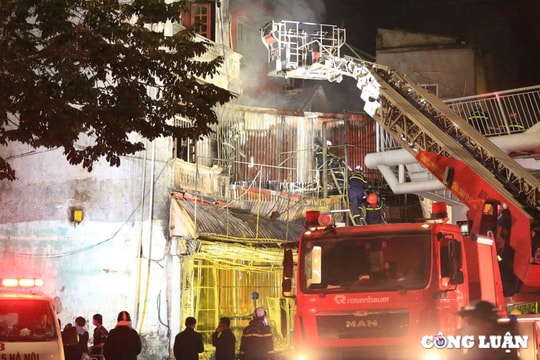 Nhân chứng kể lại giây phút xảy ra vụ cháy ngôi nhà trên đường Phạm Văn Đồng, khiến 11 người tử vong