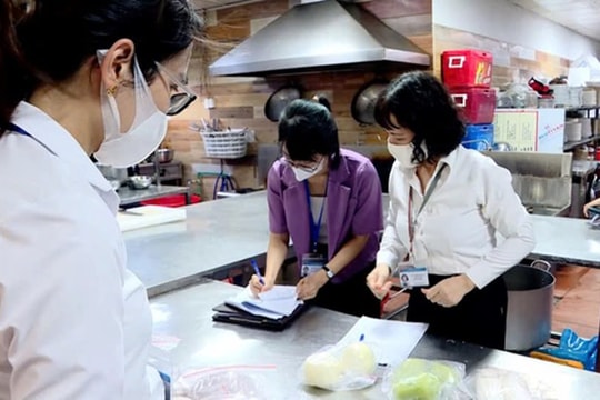 Quảng Ninh: Tăng cường phát hiện, xử lý nghiêm các vụ việc vi phạm về an toàn thực phẩm