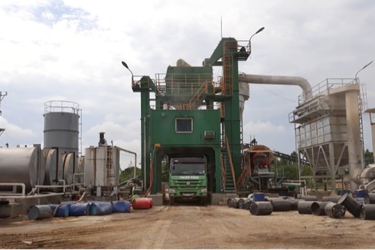 Công ty cổ phần Xây dựng và Thương mại Phượng Hoàng 'ông vua' trúng thầu tại Hải Dương, doanh thu nghìn tỷ, đóng thuế cả năm chỉ bằng tiền thu một ngày