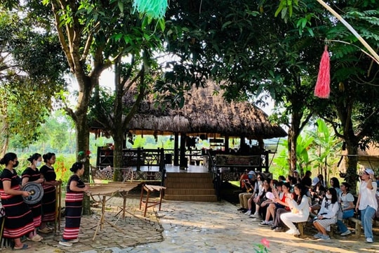 Trải nghiệm Làng Văn hóa - Du lịch các dân tộc Việt Nam Tết dương lịch 2025