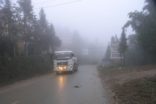 Cho phép xe tải lưu thông tất cả các ngày trong tuần qua thị xã Sa Pa