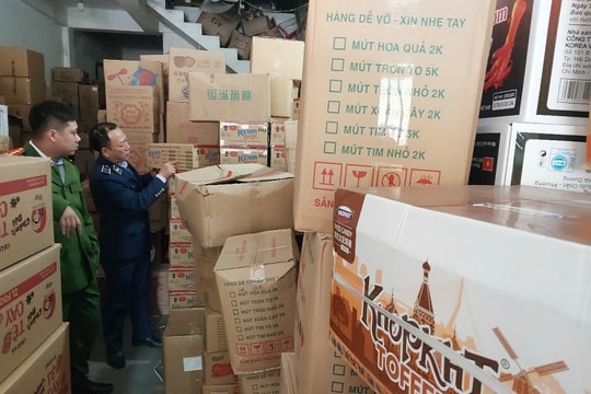 Hà Nội: Phát hiện nhiều cơ sở kinh doanh thực phẩm có dấu hiệu nhập lậu