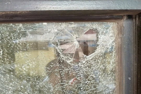 Hải Dương: Triệu tập 5 học sinh ném đá lên đoàn tàu đang chạy