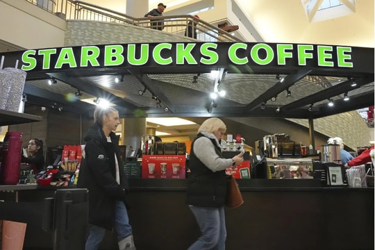 Nhân viên Starbucks đình công 5 ngày tại hàng trăm cửa hàng ở Mỹ vào đêm Giáng sinh