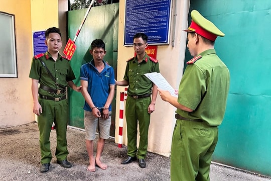 Bắt tạm giam đối tượng chống đối đo nồng độ cồn, dùng dao chém Công an