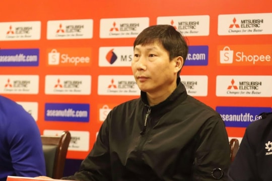 Huấn luyện viên Kim Sang Sik nói gì sau khi Việt Nam đánh bại Myanmar?