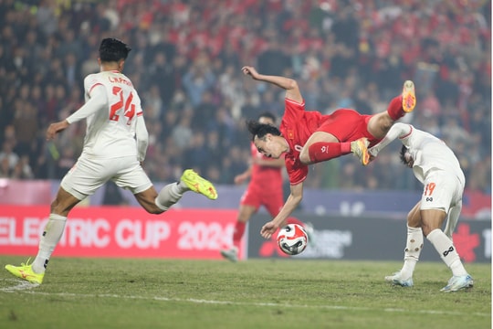 Dính chấn thương nặng, tiền đạo Văn Toàn nghỉ hết AFF Cup 2024