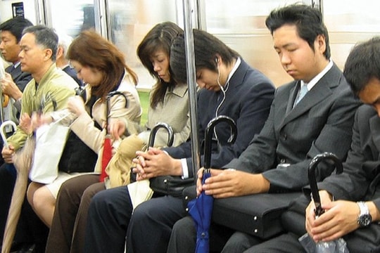 Nhiều người Nhật đau đầu vì nợ chồng nợ