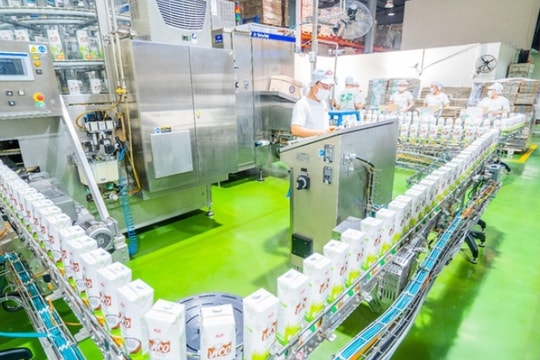 Cổ phiếu Asia Group (AIG) vừa lên sàn đã mất giá 27%, người nhà chủ tịch 'nhanh tay' thoái vốn