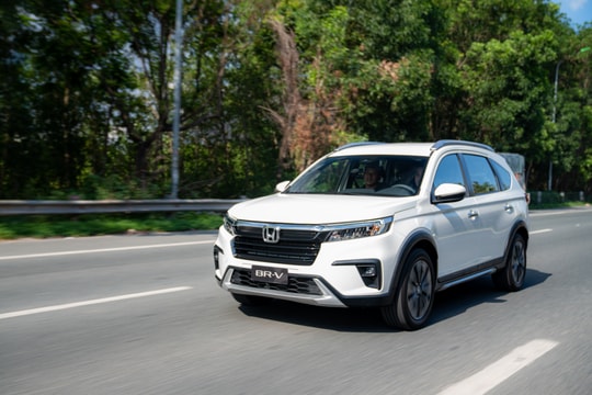 Bị đối thủ liên tiếp vượt mặt, Honda BR-V giảm giá niêm yết