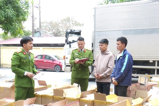 Bắt giữ vụ vận chuyển 141.100 bao thuốc lá không có hóa đơn, chứng từ ở Ninh Bình