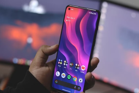 Cách bảo vệ mắt và cải thiện giấc ngủ với tính năng lọc ánh sáng xanh trên điện thoại Android