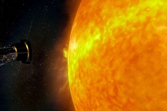 Tàu thăm dò NASA sẽ lập kỷ lục gần Mặt trời vào đêm Giáng sinh