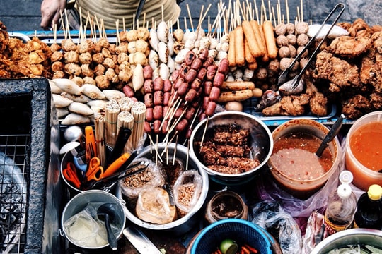 Mối lo nguy cơ ngộ độc thực phẩm từ thức ăn đường phố