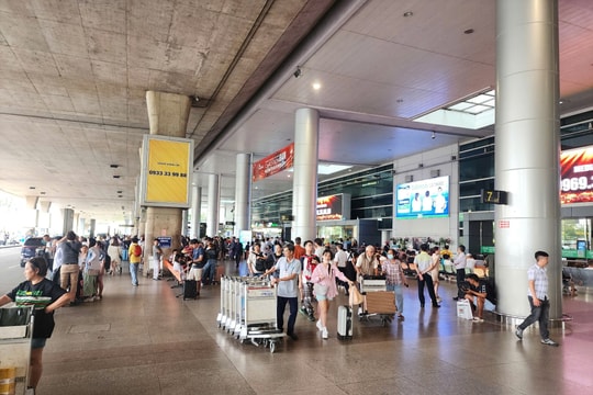 Nhiều đường bay từ TP.Hồ Chí Minh đi các địa phương trước nghỉ Tết đã kín chỗ