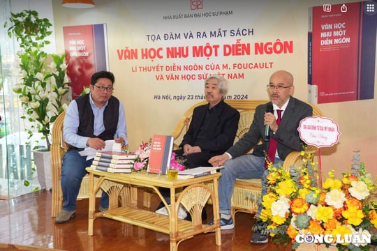 Ra mắt cuốn sách 'Văn học như một diễn ngôn' của PGS.TS Trần Văn Toàn