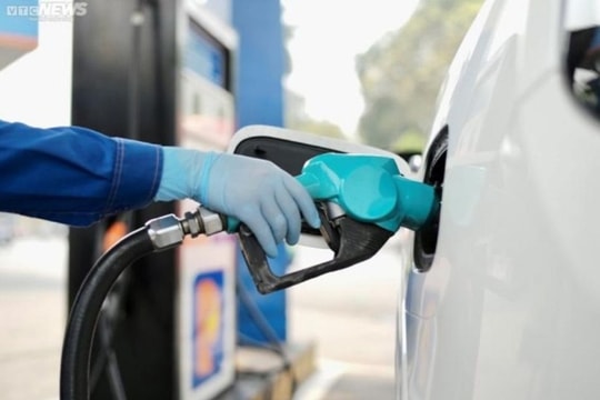 Giá xăng giảm mạnh trong phiên điều chỉnh cuối cùng của năm 2024