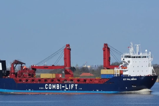 Nga xác định vụ nổ tàu chở hàng ngoài khơi Tây Ban Nha là 'khủng bố'