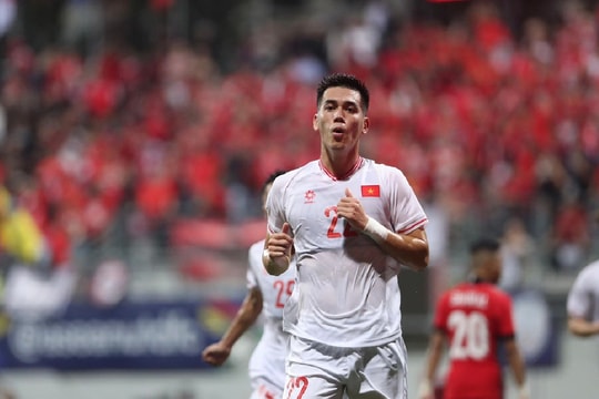 Báo chí Hàn Quốc chúc mừng đội tuyển Việt Nam trước trận thắng Singapore