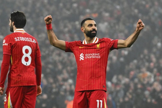 Liverpool thắng ngược Leicester, Man City hòa thất vọng trước Everton