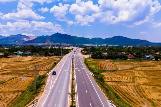 Bình Định: Tìm nhà thầu thi công tuyến đường liên huyện từ thị trấn Phù Mỹ đi xã Cát Minh giai đoạn 1