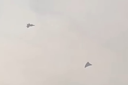 Video hé lộ chiến đấu cơ 'thế hệ thứ sáu' của Trung Quốc