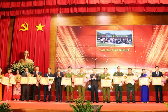 Quảng Ninh: Vinh danh các tác phẩm chính luận xuất sắc về bảo vệ nền tảng tư tưởng của Đảng và Giải Búa liềm vàng 2024