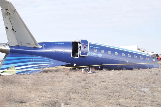 Phi công được ca ngợi như người hùng trong vụ rơi máy bay Azerbaijan