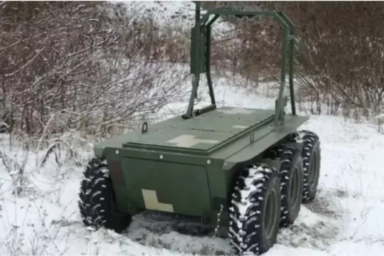 Ukraine sắp triển khai xe robot 'ốc sên' ra tiền tuyến