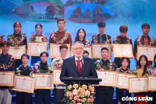 Tuyên dương 125 học sinh, sinh viên, thanh niên thiểu số tiêu biểu 2024