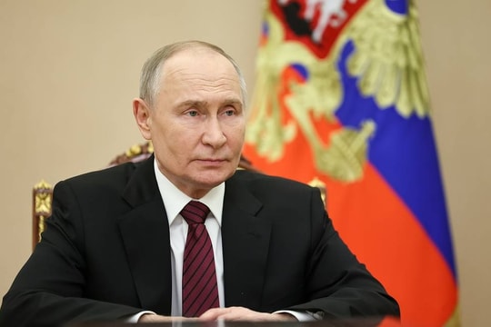 Tổng thống Nga Vladimir Putin xin lỗi về vụ rơi máy bay Azerbaijan