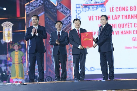 Chủ tịch Quốc hội Trần Thanh Mẫn dự Lễ công bố Nghị quyết của Quốc hội về thành lập thành phố Huế trực thuộc Trung ương