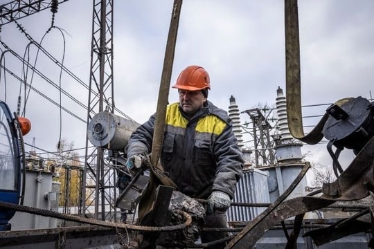 Ba Lan sẽ giúp Ukraine nếu Slovakia cắt nguồn cung cấp điện