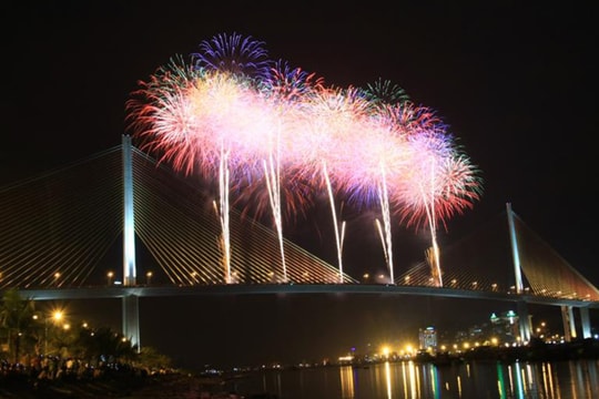 TP Hạ Long sẽ bắn pháo hoa chào đón năm mới 2025 vào tối mai (31/12)