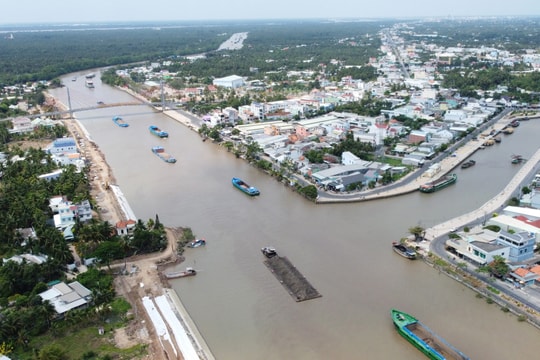 Kiến nghị đầu tư kè kênh Chợ Gạo để phòng chống sạt lở, phát triển giao thông