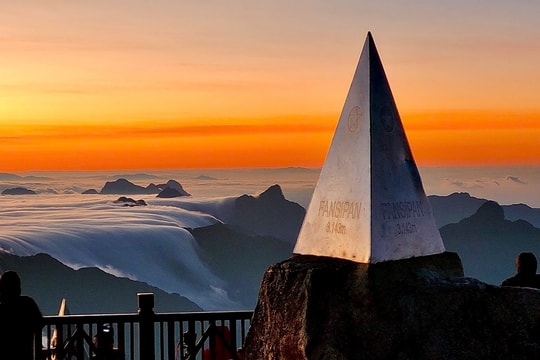 Sapa thu phí tham quan đỉnh Fansipan từ năm 2025, ai được miễn giảm?