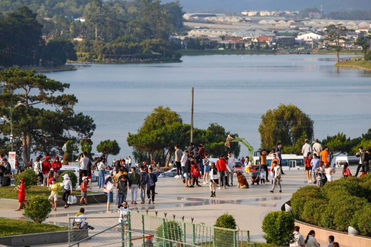 Lâm Đồng đón khách du lịch thứ 10 triệu