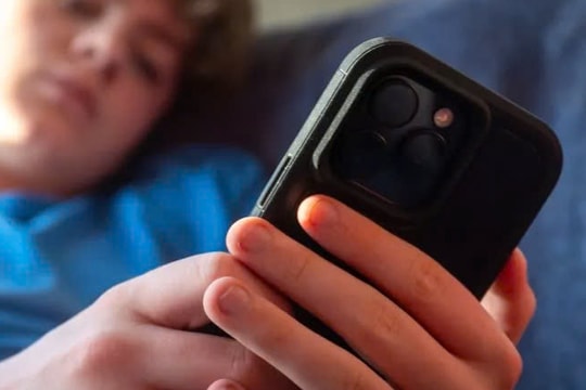 Hy Lạp tung ra 'lá chắn' bảo vệ trẻ em trên mạng xã hội