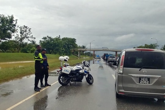 Trinidad & Tobago ban bố tình trạng khẩn cấp để đối phó bạo lực băng đảng