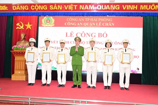 Công bố các Quyết định của Bộ trưởng Bộ Công an về sắp xếp kiện toàn Công an ở Hải Phòng