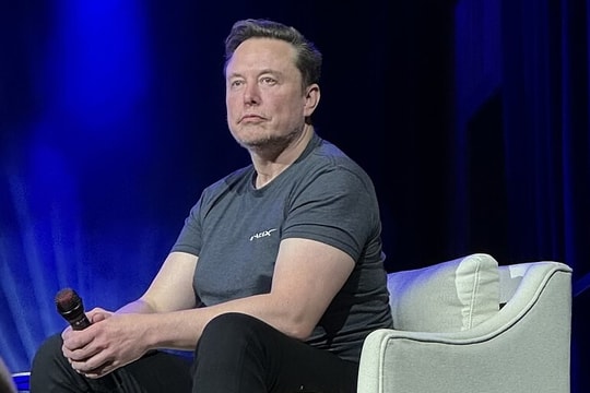 Tỷ phú Musk bị tố 'can thiệp' vào bầu cử Đức vì ca ngợi đảng cực hữu