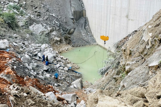 Kon Tum: Nhân chứng kể lại vụ sập giàn giáo ở Thủy điện Đăk Mi 1, khiến 5 người gặp nạn