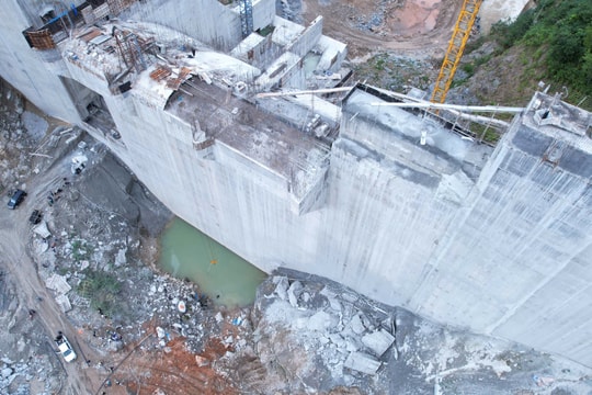 Kon Tum: Toàn cảnh vụ sập giàn giáo tại công trình Thủy điện Đăk Mi 1 khiến 5 người gặp nạn