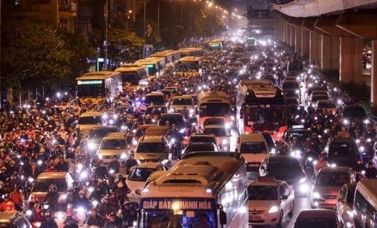 Từ ngày 1/1/2025, thời gian bắt buộc bật đèn xe sẽ thay đổi