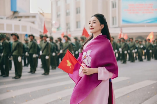 Ca sĩ Phạm Thu Hà chào năm mới với album 'Đi qua miền nhớ'