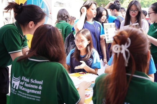 'Ma trận' phân bổ chỉ tiêu tuyển sinh trường đại học top đầu: Không thống nhất, thiếu tính thuyết phục